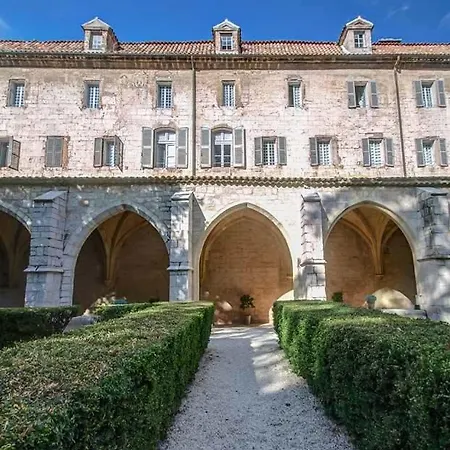 Le Couvent Royal 3* Saint-Maximin